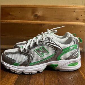New Balance 530 trainers in white and green size 8.5 Brand new